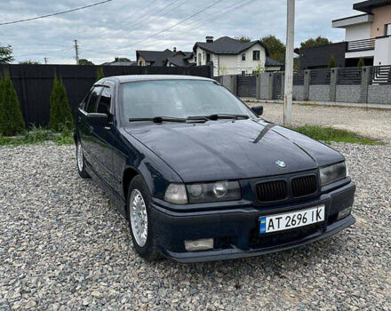 Синий БМВ 3 Серия, объемом двигателя 1.6 л и пробегом 350 тыс. км за 2700 $, фото 1 на Automoto.ua