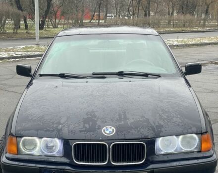 Синий БМВ 3 Серия, объемом двигателя 1.8 л и пробегом 384 тыс. км за 2000 $, фото 1 на Automoto.ua
