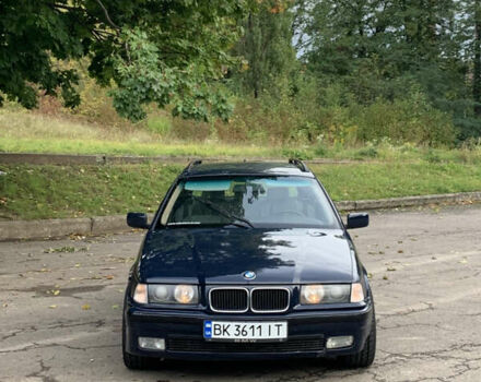 Синий БМВ 3 Серия, объемом двигателя 2 л и пробегом 310 тыс. км за 3100 $, фото 1 на Automoto.ua