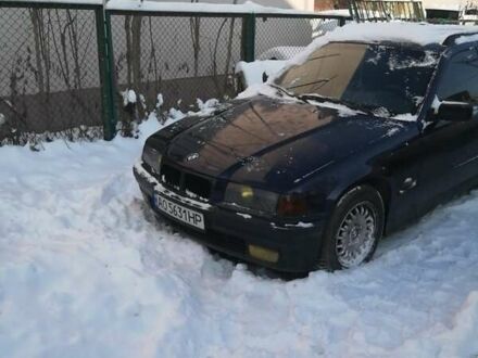Синій БМВ 3 Серія, об'ємом двигуна 1.8 л та пробігом 125 тис. км за 2500 $, фото 1 на Automoto.ua