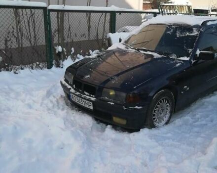 Синий БМВ 3 Серия, объемом двигателя 1.8 л и пробегом 125 тыс. км за 2500 $, фото 1 на Automoto.ua