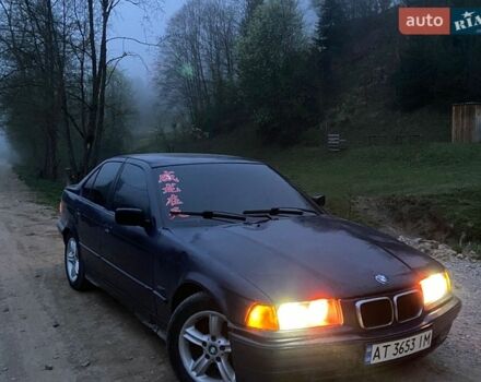 Синий БМВ 3 Серия, объемом двигателя 1.8 л и пробегом 313 тыс. км за 1800 $, фото 1 на Automoto.ua