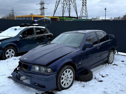 Синий БМВ 3 Серия, объемом двигателя 2 л и пробегом 300 тыс. км за 999 $, фото 1 на Automoto.ua