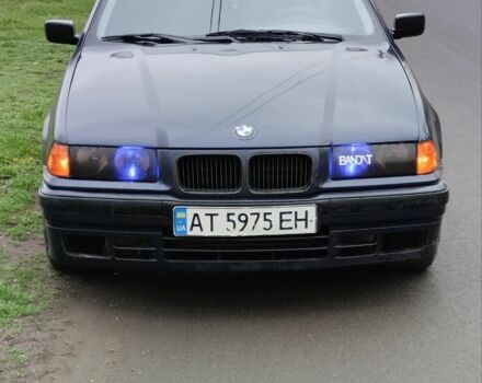 Синий БМВ 3 Серия, объемом двигателя 1.8 л и пробегом 280 тыс. км за 2000 $, фото 1 на Automoto.ua