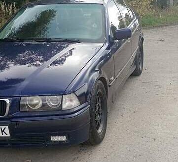 Синій БМВ 3 Серія, об'ємом двигуна 1.8 л та пробігом 271 тис. км за 2700 $, фото 1 на Automoto.ua