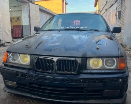 Синий БМВ 3 Серия, объемом двигателя 2.5 л и пробегом 250 тыс. км за 2500 $, фото 1 на Automoto.ua