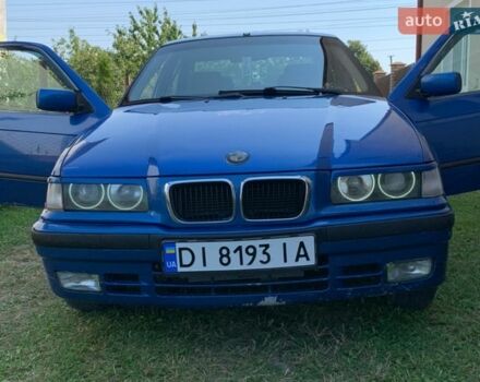 Синий БМВ 3 Серия, объемом двигателя 1.6 л и пробегом 300 тыс. км за 2500 $, фото 1 на Automoto.ua