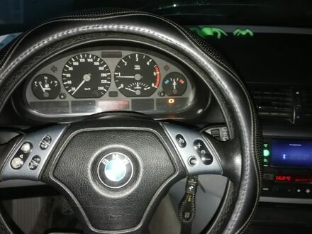 БМВ 3 Серія 2000 у Володарке на Automoto.ua Синій БМВ 3 Серія, об'ємом двигуна 2 л та пробігом 300 тис. км за 5000 $, фото 1 на Automoto.ua