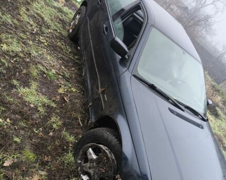 Синий БМВ 3 Серия, объемом двигателя 2 л и пробегом 180 тыс. км за 800 $, фото 1 на Automoto.ua