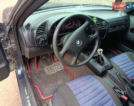 Зеленый БМВ 3 Серия, объемом двигателя 1.6 л и пробегом 250 тыс. км за 2428 $, фото 9 на Automoto.ua