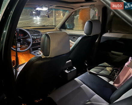 Зеленый БМВ 3 Серия, объемом двигателя 2 л и пробегом 200 тыс. км за 2400 $, фото 8 на Automoto.ua