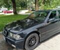 Зеленый БМВ 3 Серия, объемом двигателя 1.8 л и пробегом 443 тыс. км за 2850 $, фото 9 на Automoto.ua