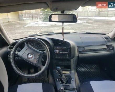 Зеленый БМВ 3 Серия, объемом двигателя 1.8 л и пробегом 338 тыс. км за 2600 $, фото 21 на Automoto.ua