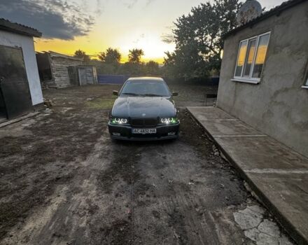 Зеленый БМВ 3 Серия, объемом двигателя 1.6 л и пробегом 400 тыс. км за 3200 $, фото 1 на Automoto.ua