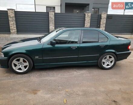 Зеленый БМВ 3 Серия, объемом двигателя 2 л и пробегом 340 тыс. км за 3800 $, фото 5 на Automoto.ua