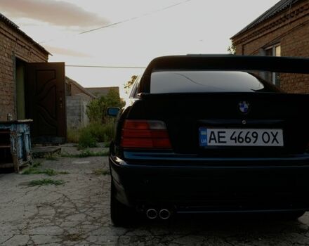 Зелений БМВ 3 Серія, об'ємом двигуна 1.8 л та пробігом 400 тис. км за 5000 $, фото 2 на Automoto.ua