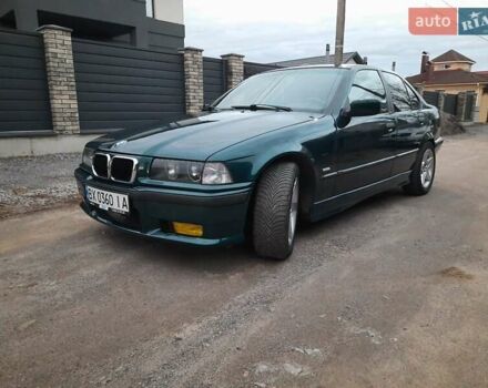 Зеленый БМВ 3 Серия, объемом двигателя 2 л и пробегом 340 тыс. км за 3800 $, фото 1 на Automoto.ua