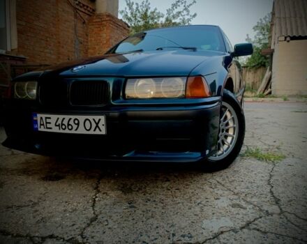 Зелений БМВ 3 Серія, об'ємом двигуна 1.8 л та пробігом 400 тис. км за 5000 $, фото 1 на Automoto.ua