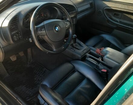 Зеленый БМВ 3 Серия, объемом двигателя 2 л и пробегом 290 тыс. км за 3800 $, фото 5 на Automoto.ua