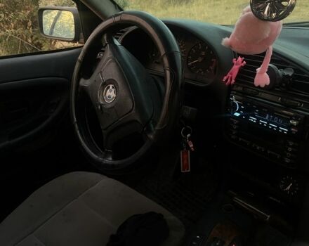 Зелений БМВ 3 Серія, об'ємом двигуна 1.8 л та пробігом 370 тис. км за 1800 $, фото 1 на Automoto.ua
