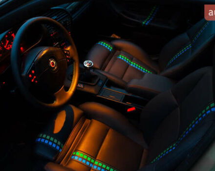 Зеленый БМВ 3 Серия, объемом двигателя 1.9 л и пробегом 308 тыс. км за 6999 $, фото 9 на Automoto.ua