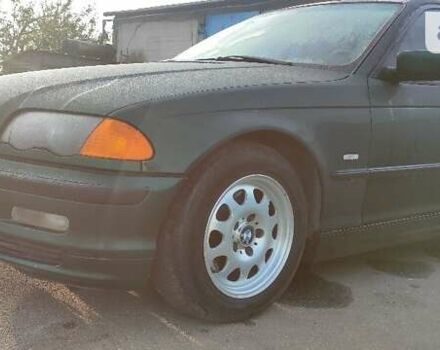 Зеленый БМВ 3 Серия, объемом двигателя 2 л и пробегом 380 тыс. км за 5500 $, фото 1 на Automoto.ua