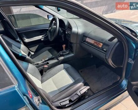 Зеленый БМВ 3 Серия, объемом двигателя 1.8 л и пробегом 471 тыс. км за 3800 $, фото 12 на Automoto.ua