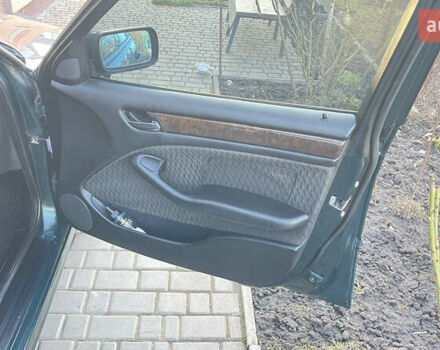 Зелений БМВ 3 Серія, об'ємом двигуна 2 л та пробігом 390 тис. км за 3999 $, фото 9 на Automoto.ua