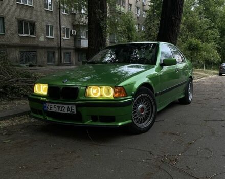 Зеленый БМВ 3 Серия, объемом двигателя 2 л и пробегом 348 тыс. км за 4099 $, фото 1 на Automoto.ua