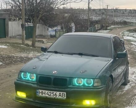 Зеленый БМВ 3 Серия, объемом двигателя 2 л и пробегом 400 тыс. км за 4000 $, фото 1 на Automoto.ua