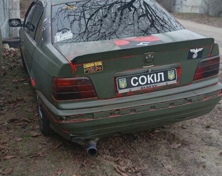 Зелений БМВ 3 Серія, об'ємом двигуна 1.8 л та пробігом 150 тис. км за 800 $, фото 1 на Automoto.ua