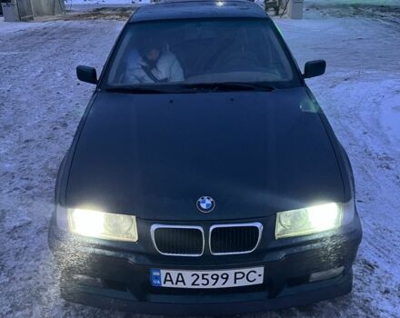 Зеленый БМВ 3 Серия, объемом двигателя 2 л и пробегом 333 тыс. км за 2599 $, фото 1 на Automoto.ua