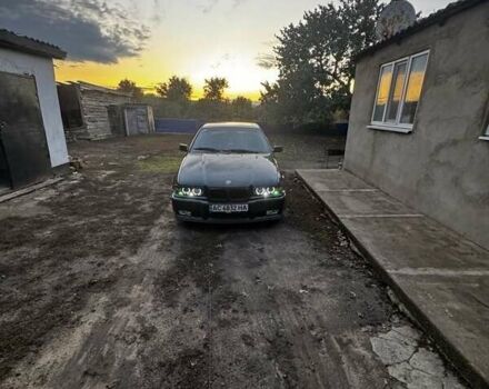 Зеленый БМВ 3 Серия, объемом двигателя 1.6 л и пробегом 400 тыс. км за 3200 $, фото 1 на Automoto.ua