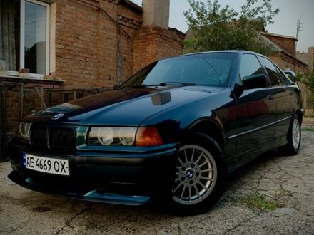 Зелений БМВ 3 Серія, об'ємом двигуна 1.8 л та пробігом 400 тис. км за 5000 $, фото 1 на Automoto.ua
