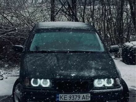 Зеленый БМВ 3 Серия, объемом двигателя 1.6 л и пробегом 310 тыс. км за 3000 $, фото 1 на Automoto.ua