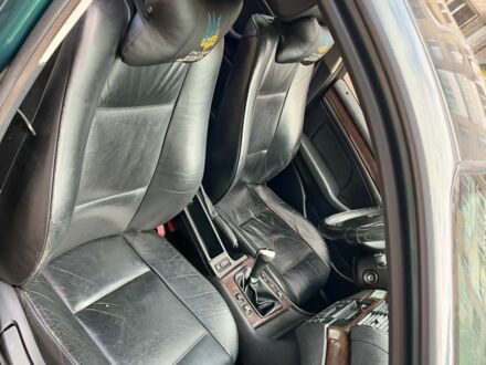 Зеленый БМВ 3 Серия, объемом двигателя 2 л и пробегом 360 тыс. км за 4000 $, фото 1 на Automoto.ua