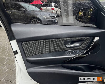 Белый БМВ 318, объемом двигателя 2 л и пробегом 264 тыс. км за 12000 $, фото 6 на Automoto.ua