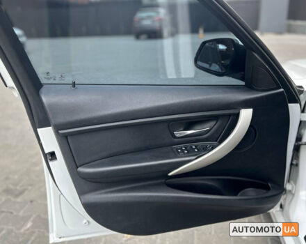 Білий БМВ 320, об'ємом двигуна 2 л та пробігом 105 тис. км за 13500 $, фото 6 на Automoto.ua