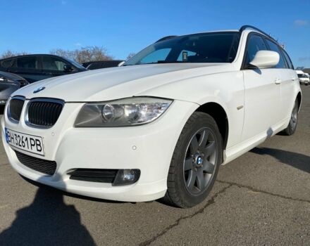 Білий БМВ 320, об'ємом двигуна 2 л та пробігом 270 тис. км за 9999 $, фото 1 на Automoto.ua