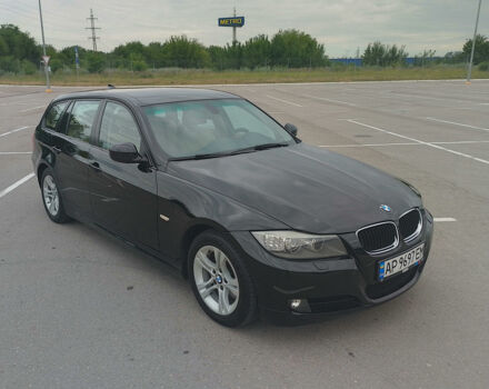 Чорний БМВ 320, об'ємом двигуна 2 л та пробігом 389 тис. км за 8299 $, фото 1 на Automoto.ua