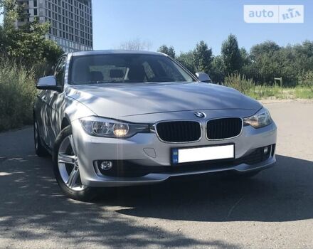 Сірий БМВ 320, об'ємом двигуна 2 л та пробігом 102 тис. км за 14100 $, фото 4 на Automoto.ua