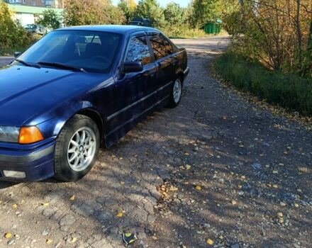 Синий БМВ 320, объемом двигателя 2 л и пробегом 300 тыс. км за 1850 $, фото 2 на Automoto.ua