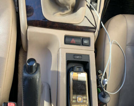 Зелений БМВ 320, об'ємом двигуна 2 л та пробігом 211 тис. км за 7999 $, фото 3 на Automoto.ua