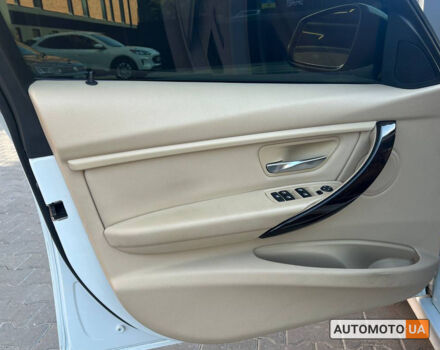 Белый БМВ 320и, объемом двигателя 2 л и пробегом 136 тыс. км за 13600 $, фото 6 на Automoto.ua