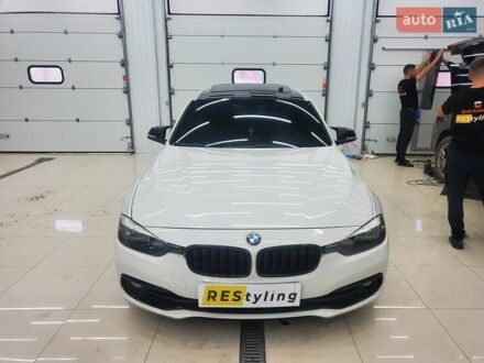 БМВ 328 2015 у Тернополі на Automoto.ua Білий БМВ 328, об'ємом двигуна 2 л та пробігом 181 тис. км за 15500 $, фото 1 на Automoto.ua