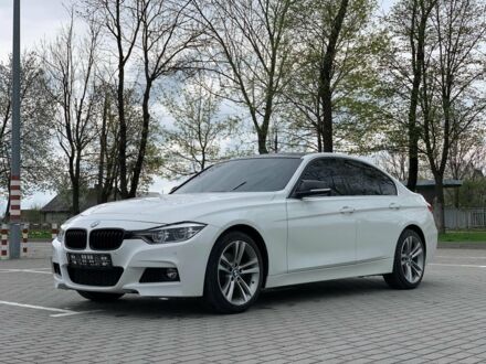 Белый БМВ 330, объемом двигателя 2 л и пробегом 133 тыс. км за 21500 $, фото 1 на Automoto.ua
