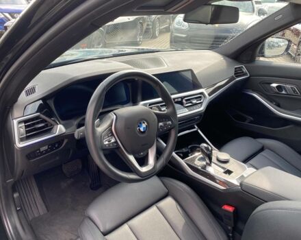 Черный БМВ 330, объемом двигателя 2 л и пробегом 46 тыс. км за 35999 $, фото 6 на Automoto.ua