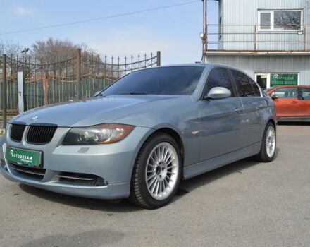 Серый БМВ 330, объемом двигателя 3 л и пробегом 368 тыс. км за 7500 $, фото 1 на Automoto.ua