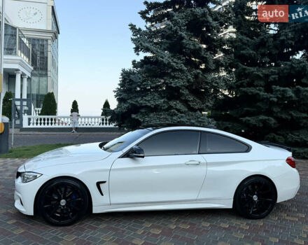 Білий БМВ 4 Серія, об'ємом двигуна 2 л та пробігом 120 тис. км за 18000 $, фото 6 на Automoto.ua