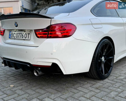 Білий БМВ 4 Серія, об'ємом двигуна 2 л та пробігом 120 тис. км за 18000 $, фото 11 на Automoto.ua